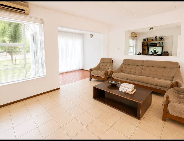 2 BEDROOM APARTMENT FOR SALE IN PEACEHAVEN